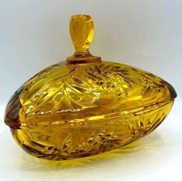 Hazel Atlas Gold Amber Pinwheel Triangle Candy Box w/ Finial Lid - Picture 6 of 15
